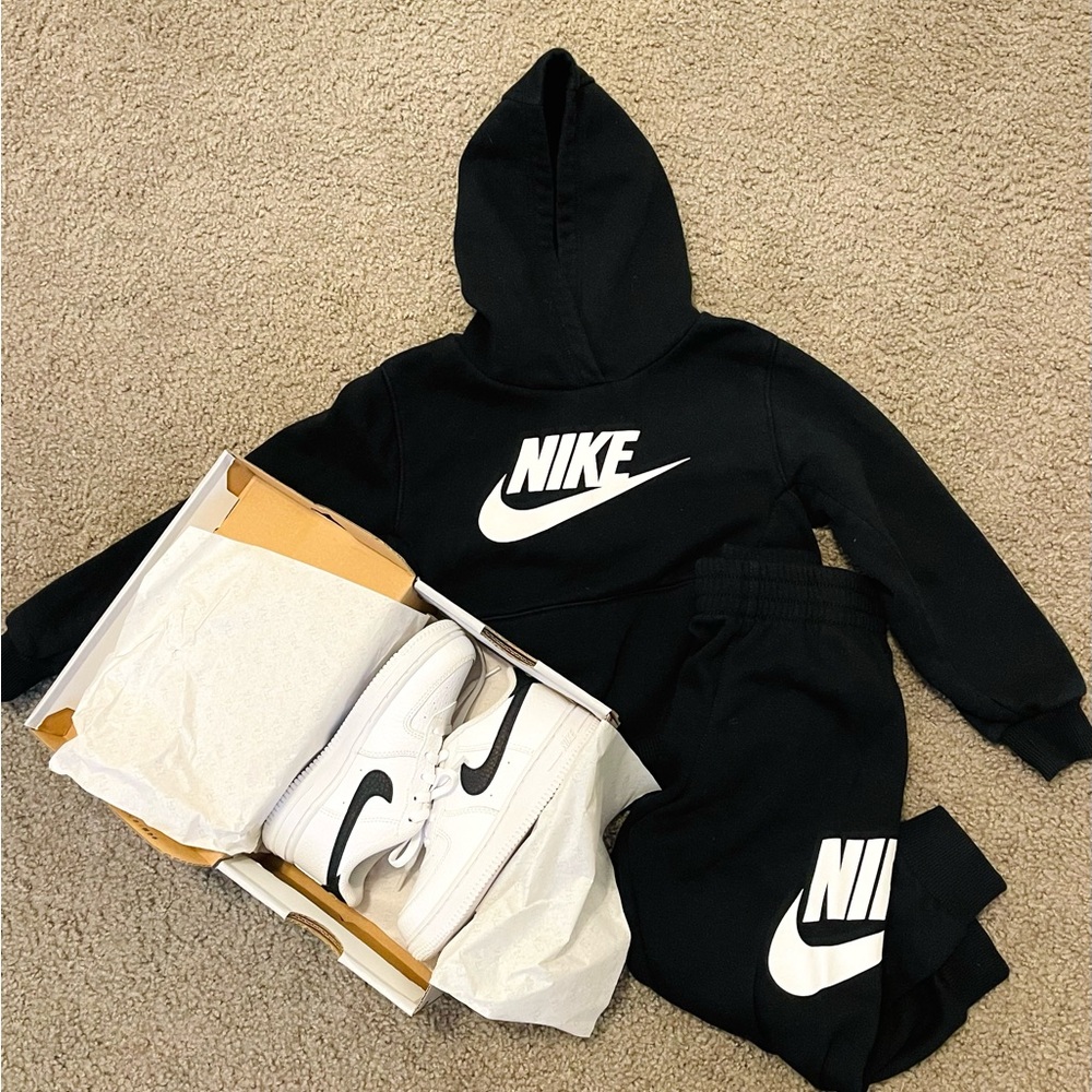 Nike Black Apparel with Nike Force 1 Bundle